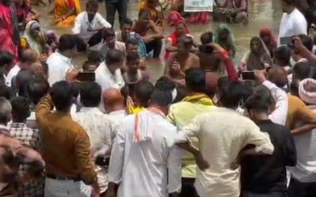 'चिता पर लेटे किसान' सरकार चुनाव में व्यस्त केन-बेतवा के विस्थापितों से मिलने छतरपुर पहुंचे नेता प्रतिपक्ष उमंग सिंघार
