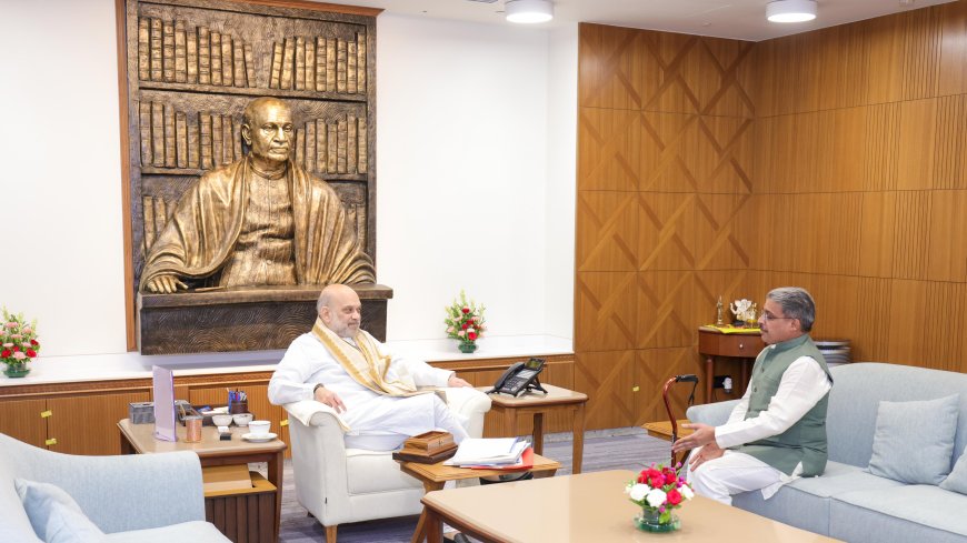 आंखों का डायरेक्शन बता रहा है कि रजनीश अग्रवाल अमित शाह की नजर में क्या मायने रखते हैं