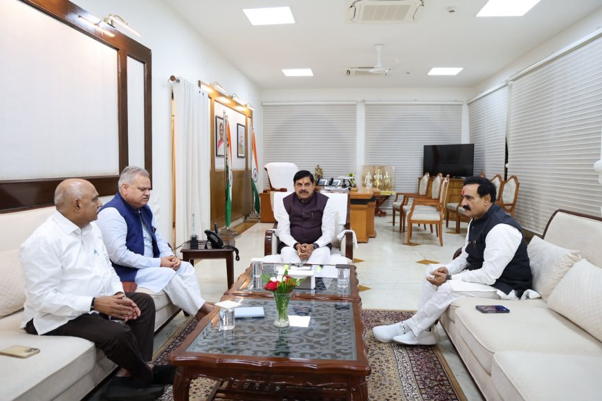 दतिया उपचुनाव में टिकट कटने के बाद भोपाल पहुंचे नरोत्तम मिश्रा की सीएम हाउस में बैठक गंभीर विषयों पर हुई चर्चा