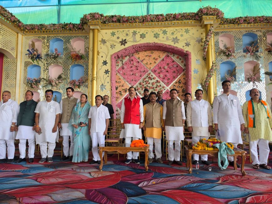 दतिया में 'आशु' के खिलाफ 'अ' संतोष भाजपा नेतृत्व दिन भर करता रहा डैमेज कंट्रोल लेकिन नहीं गल रही दाल