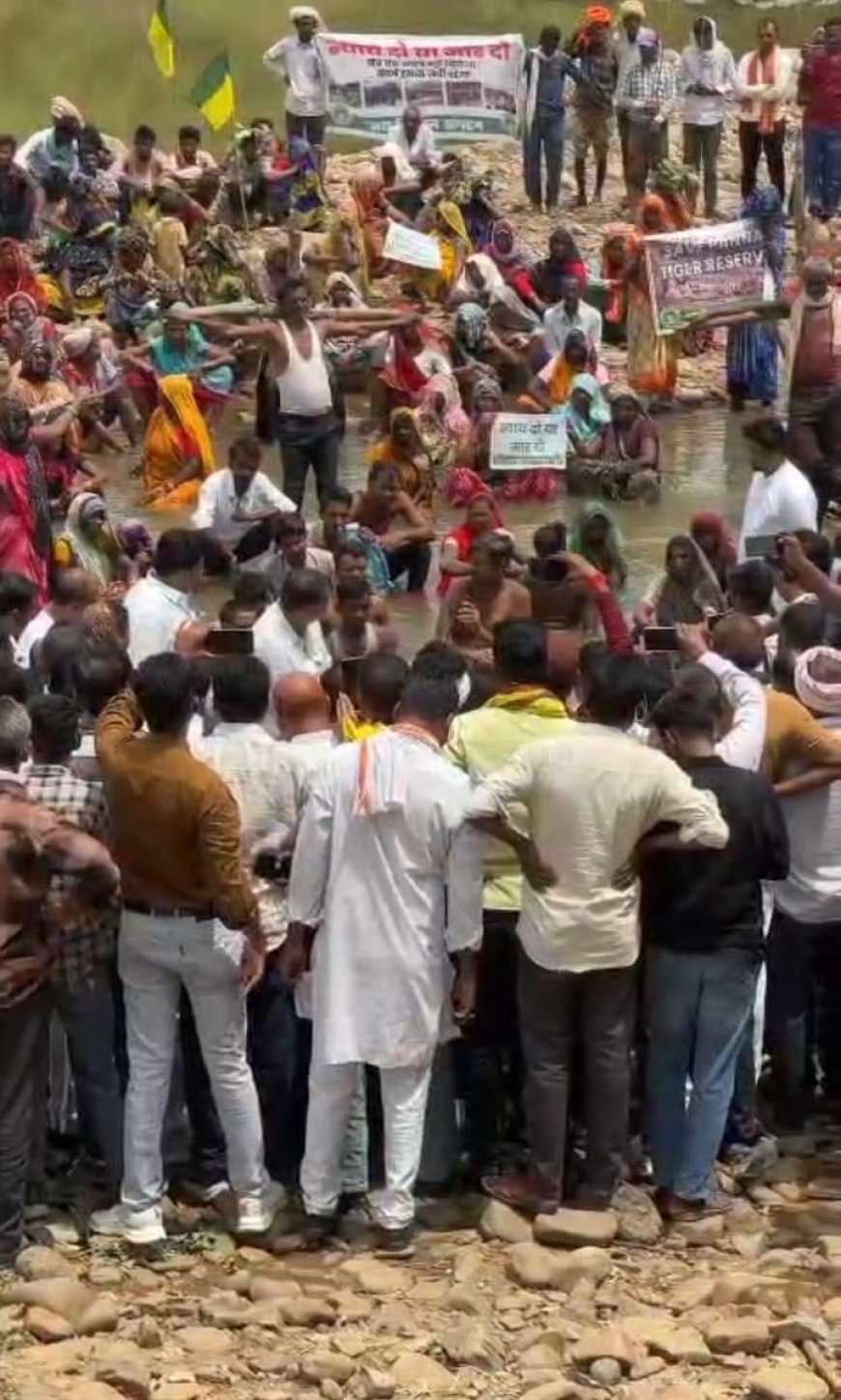 'चिता पर लेटे किसान' सरकार चुनाव में व्यस्त केन-बेतवा के विस्थापितों से मिलने छतरपुर पहुंचे नेता प्रतिपक्ष उमंग सिंघार