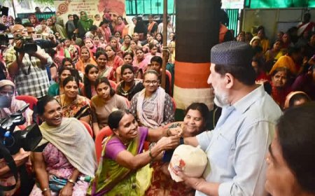 महिलाओं के भावनाओं की कांग्रेस ने एक किलो 'शक्कर' से आंकी कीमत आरिफ मसूद ने राखी के बदले बांटी शक्कर