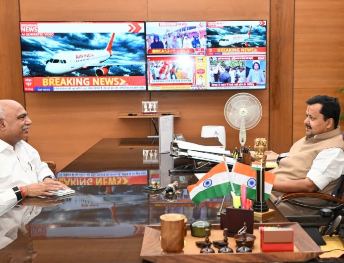 दतिया चुनाव हारने के बाद पहली बार मिले मप्र बीजेपी के अध्यक्ष हेमंत खंडेलवाल और राष्ट्रीय अध्यक्ष नितिन नबीन